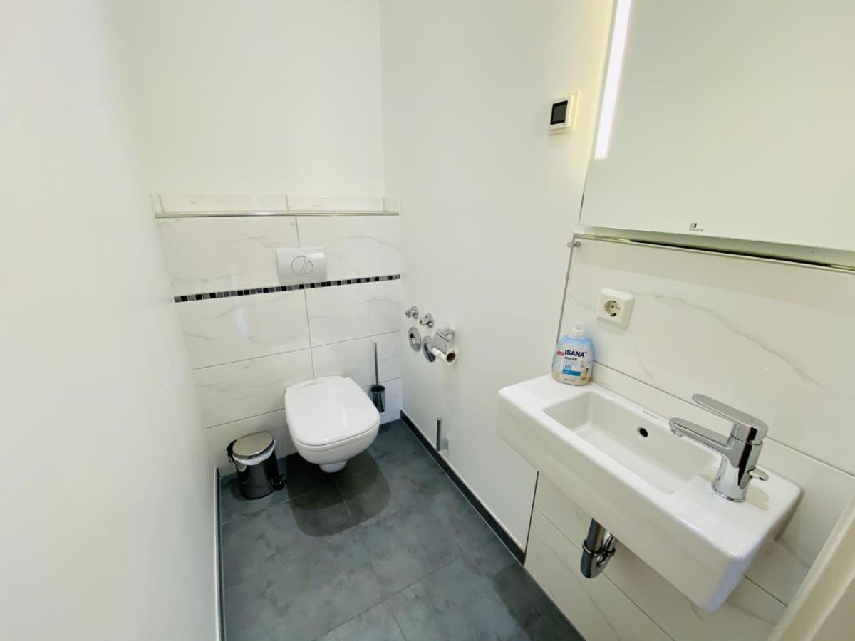 Berringer, Leuchtfeuer, Direkt An Der Promenade